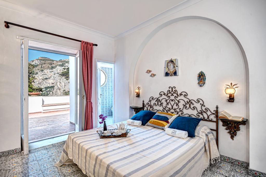 Villa Goldfinger Капри Екстериор снимка