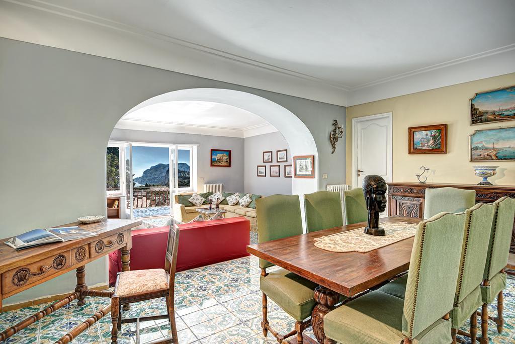 Villa Goldfinger Капри Екстериор снимка