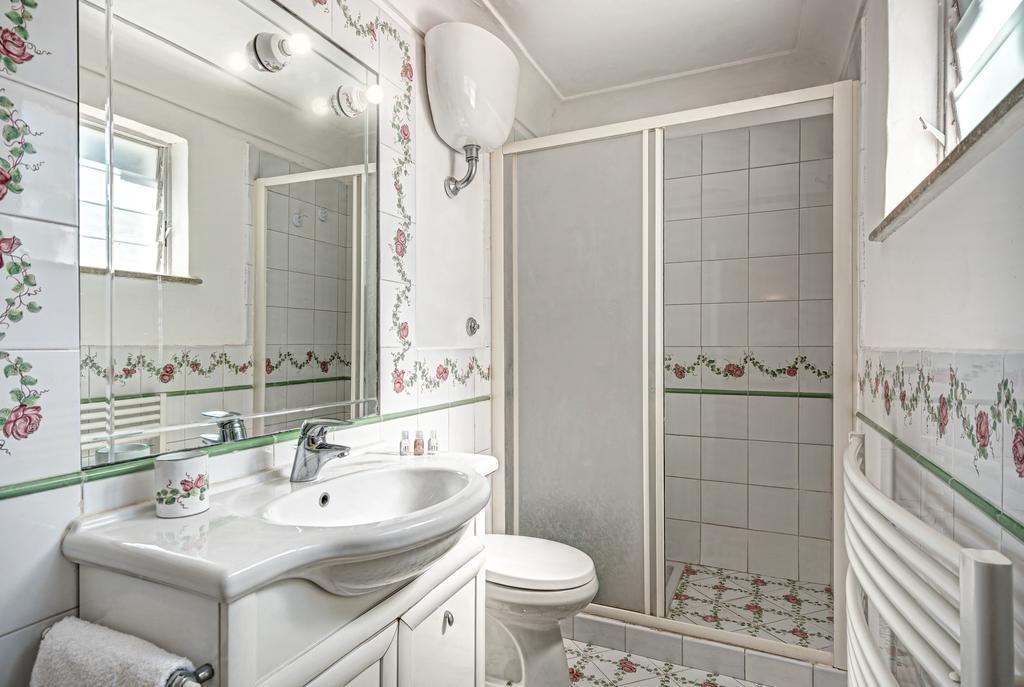 Villa Goldfinger Капри Екстериор снимка